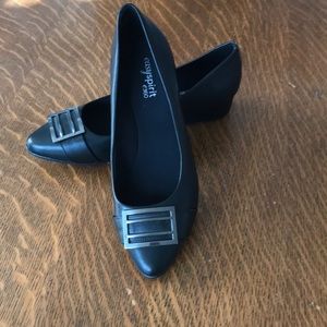 Easy spirit leather shoes. Size 8.5
